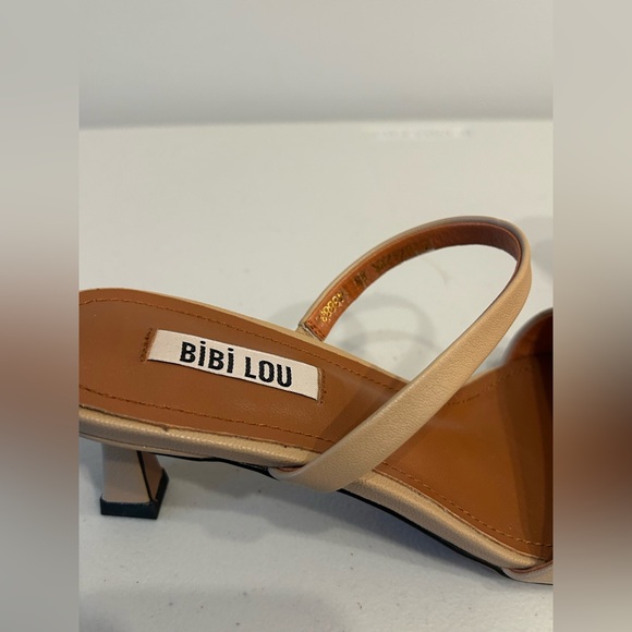 Bibi Lou Square Toe Leather Strappy Sandal - Picture 4 of 5